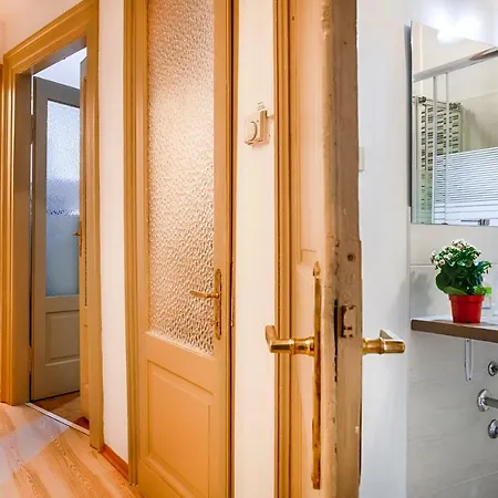 Triestehost - Via Torino